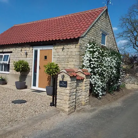 The Little Barn Apartment Carlby Exterior photo